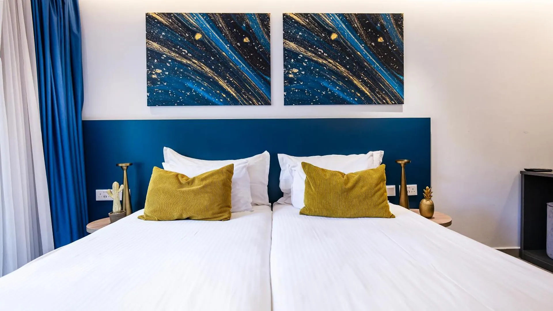Flamingo Hotel Malta Saint Julian's 3*,